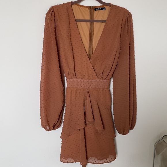 Boohoo Dresses & Skirts - Boohoo Long Sleeve Tie Dress Size M